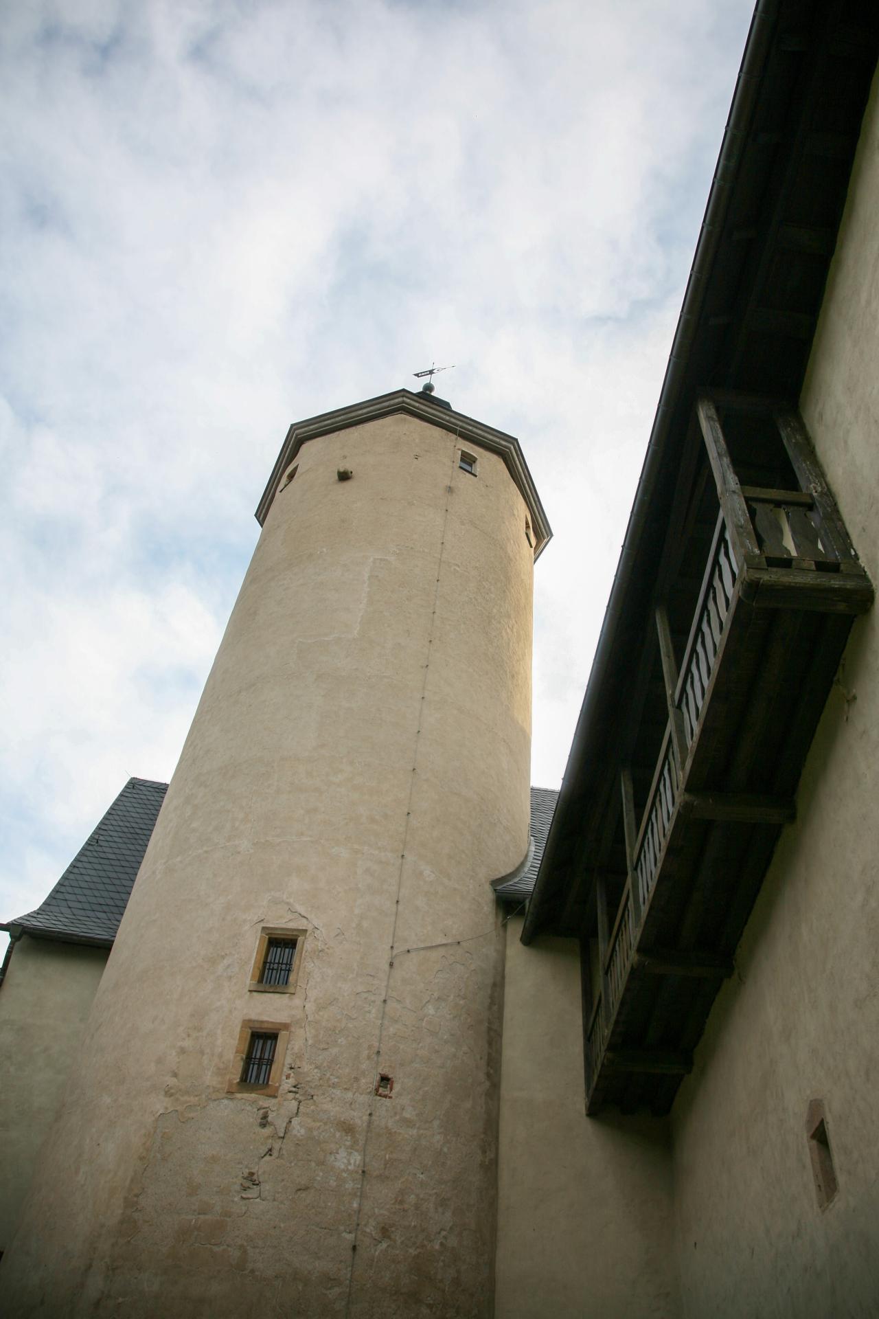 Burg_Ranis_Bergfried.jpg