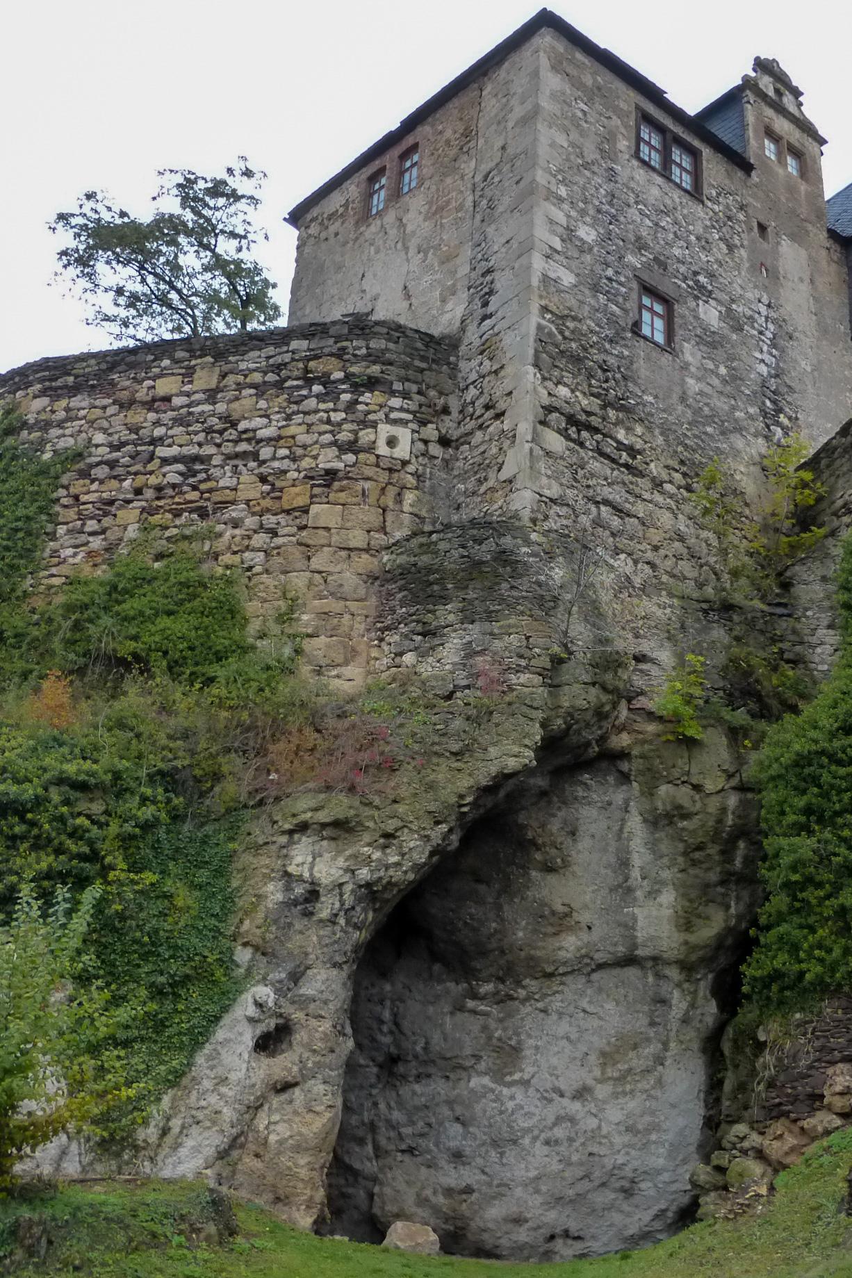 Museum_Burg_Ranis_Ilsenhöhle.jpg